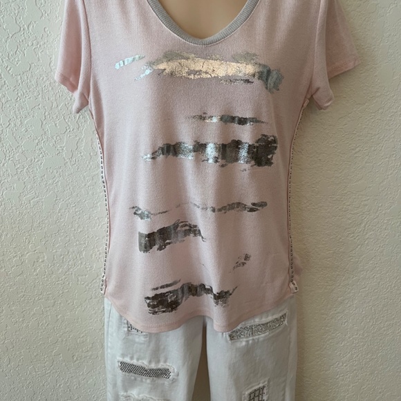 Lovely Made in Italy V-Neck Short Sleeve Low High Hem Pink with Silver Bling Top - Picture 5 of 10